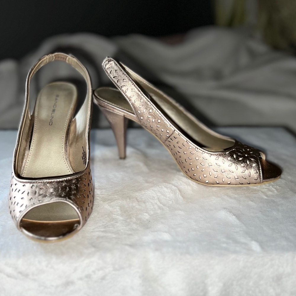 Bandolino gold / cooper sling back heels Sz 8M open toe NWOT